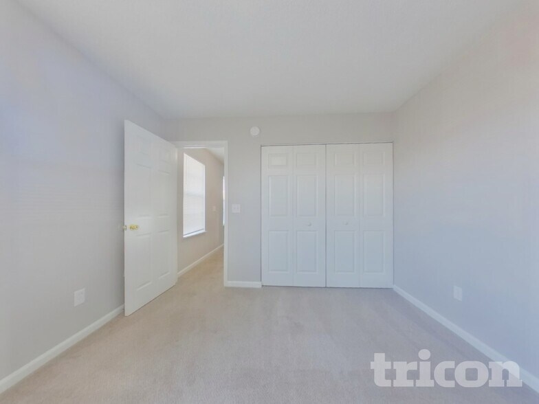 Building Photo - 386 Fox Trot Dr