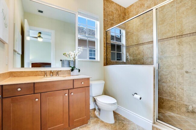 Building Photo - 128 Tulip Tree Ct