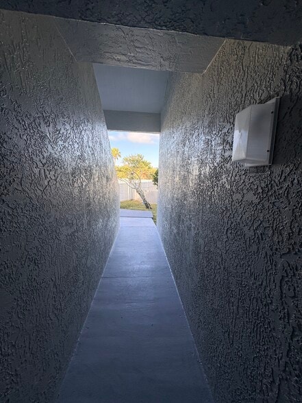 Building Photo - 4870 S Atlantic Ave