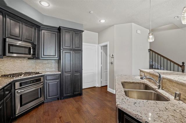 Building Photo - 4413 Riverview Dr
