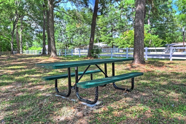 Building Photo - 9812 Arbor Oak