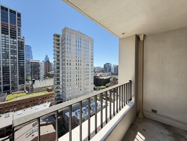 Building Photo - 1030 N State St