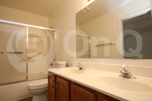Building Photo - 2100 W Lemon Tree Pl