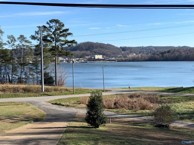 Building Photo - 2665 Dunlap Ave