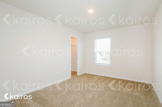 Building Photo - 7008 Pinehurst Way N