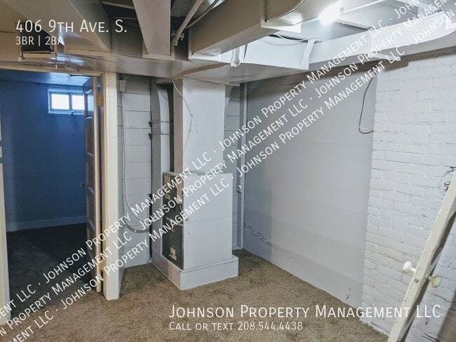 Building Photo - 406 9th Ave S
