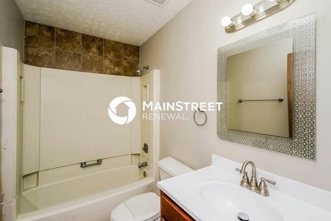 Building Photo - 4 Bedroom Pet-Friendly Home in Louisville,...