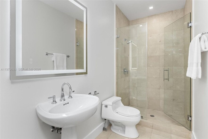 Building Photo - 808 Brickell Key Blvd