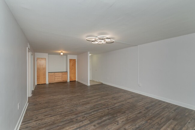 Building Photo - Stunning 2-Bedroom, 2-Bath Condo for Rent