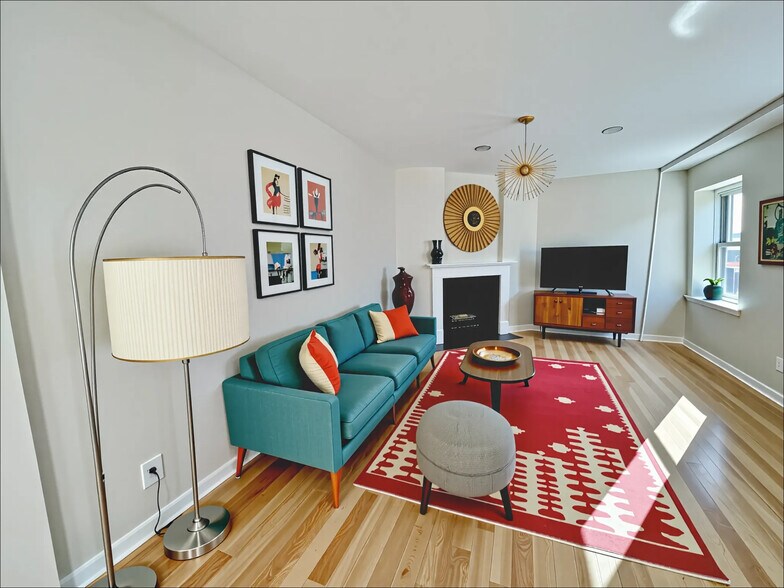 Primary Photo - 1661-1663 Washington St. Unit 303
