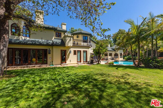 Building Photo - 6405 Bonsall Dr