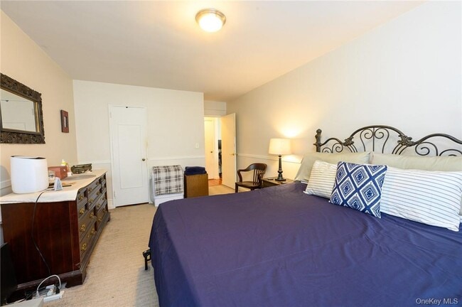 Building Photo - 4 Sadore Ln