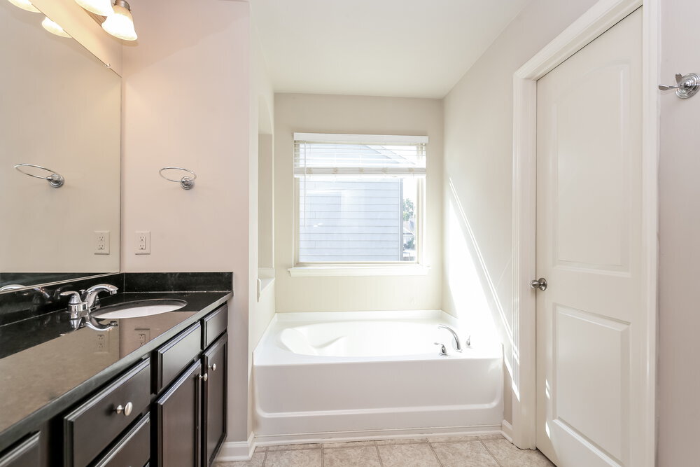 Building Photo - 233 Fern Walk