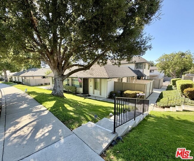 Building Photo - 1676 Orinda Ct