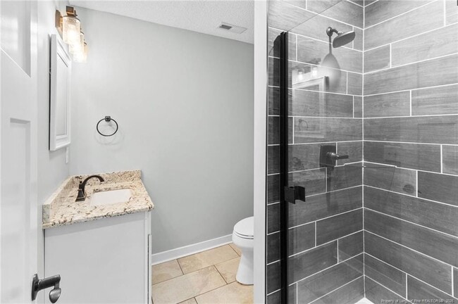 Building Photo - 505 Cross St