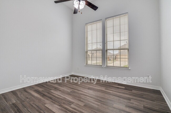 Building Photo - 3502 Thunder Dr