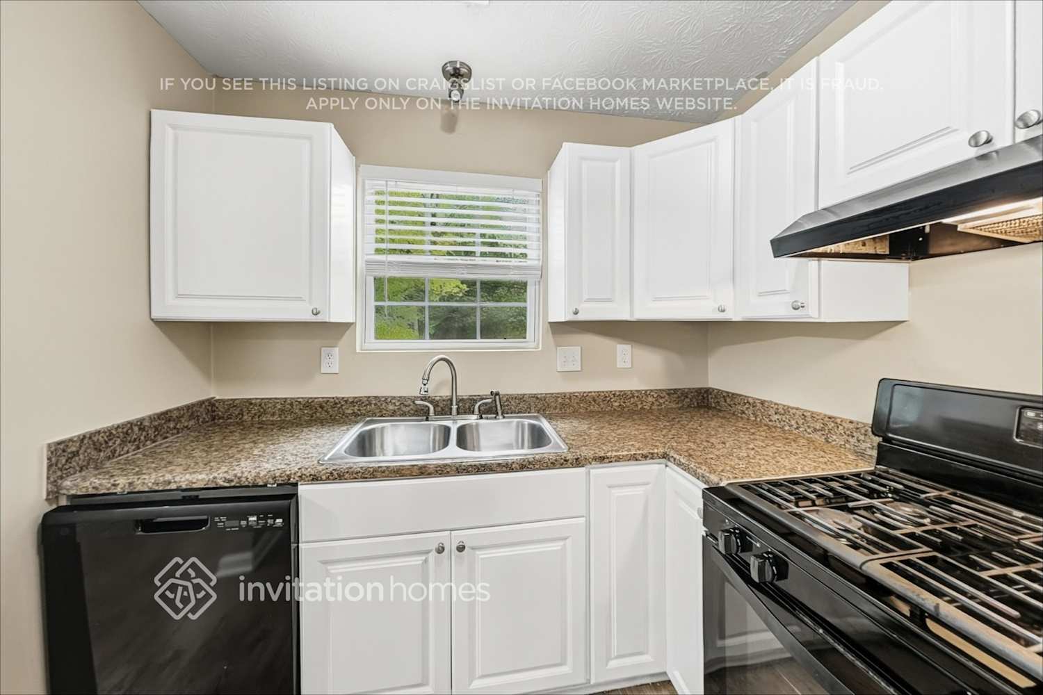 Building Photo - 84 Birch Rill Dr