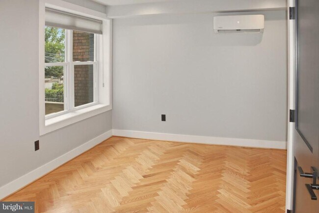 Building Photo - 1643 New Jersey Ave NW