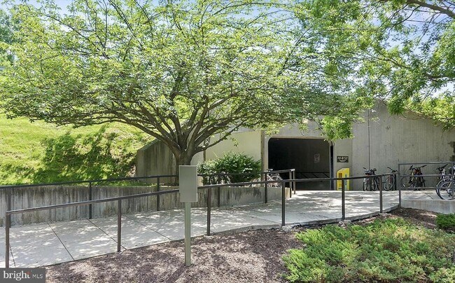 Building Photo - 10300 Rockville Pike