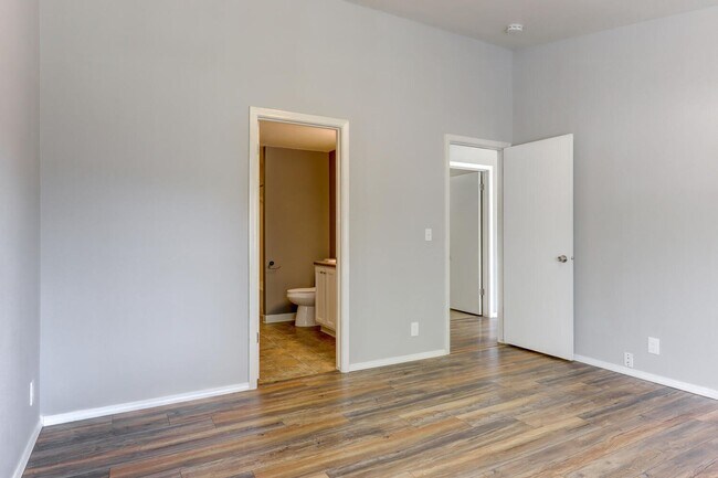 Building Photo - Desirable South East Boise Home for Rent -...
