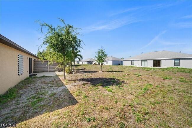 Building Photo - 2820 SW 7th Pl