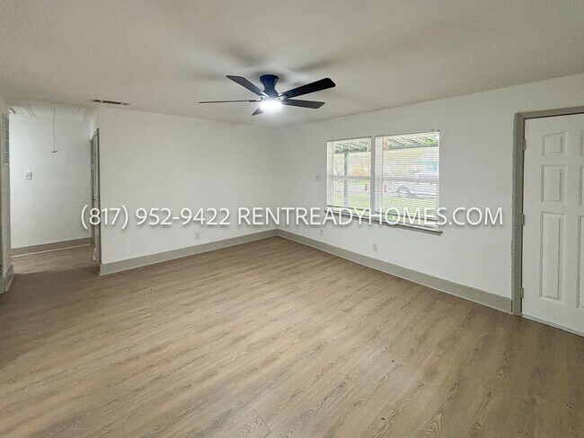 Building Photo - 3835 Basswood Dr