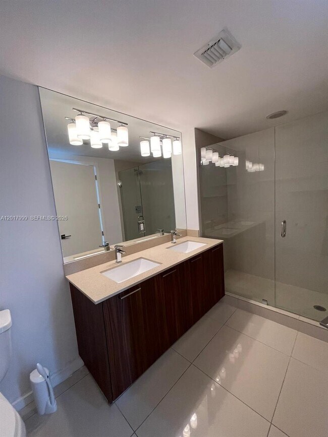 Building Photo - 5300 Paseo Blvd