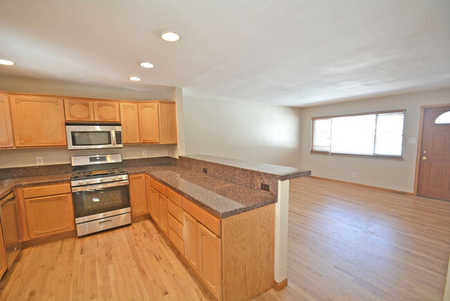 Building Photo - Arvada West Remodeled Ranch 4 bd, 3 bath