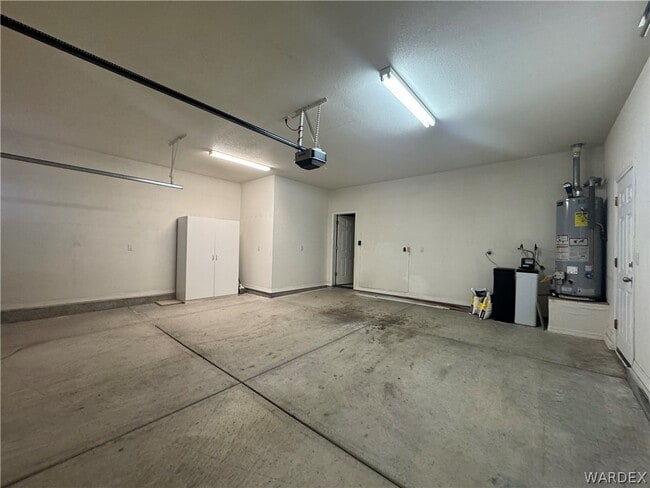 Building Photo - 3323 N Ridge Ave
