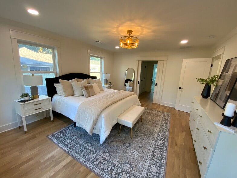 Building Photo - 116 3rd Ave