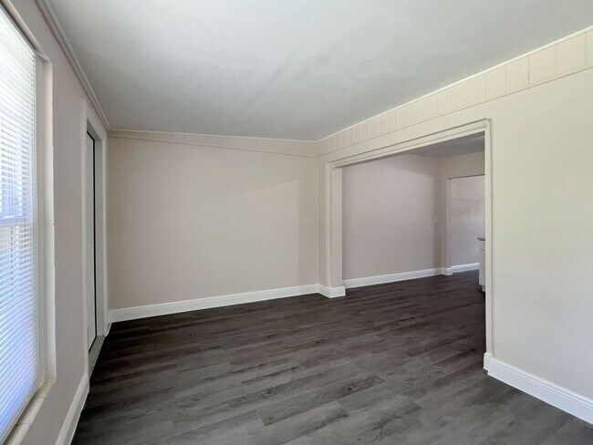 Building Photo - 503 Ave H SE