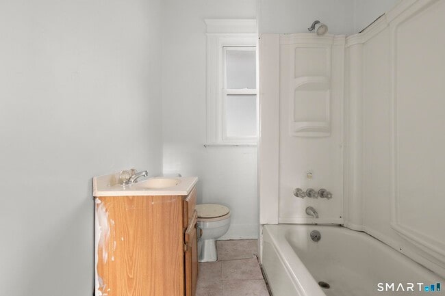 Building Photo - 97 Wall St