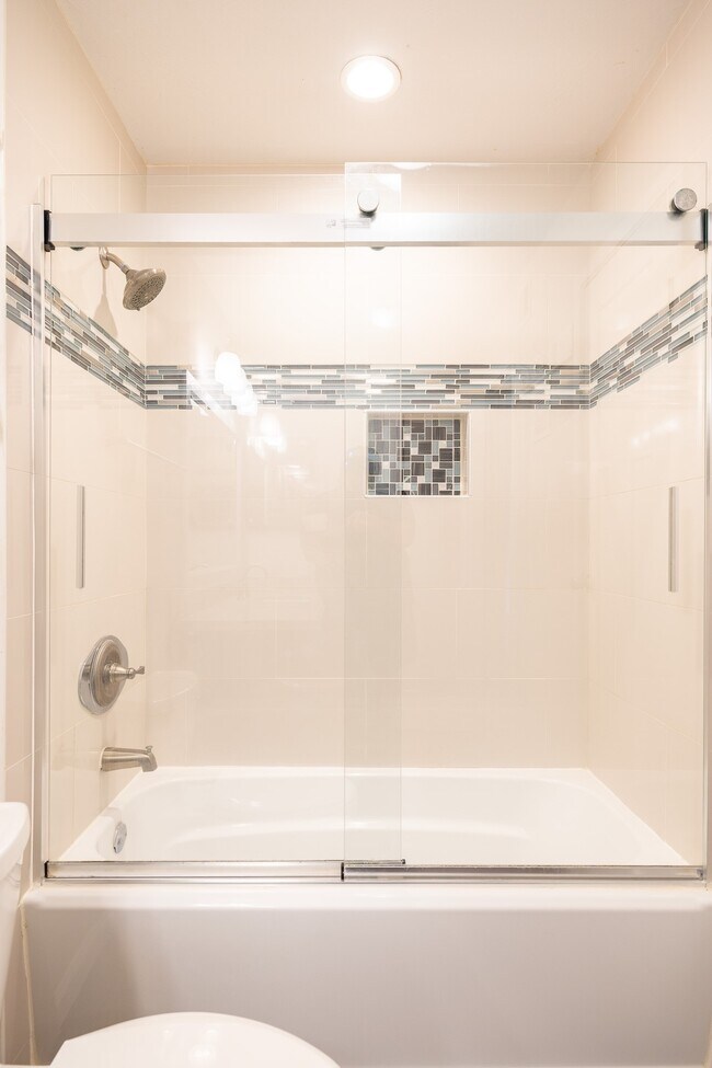 Building Photo - 2750 Holly Hall St