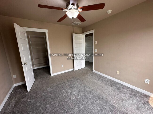 Building Photo - Townhome in Daybreak