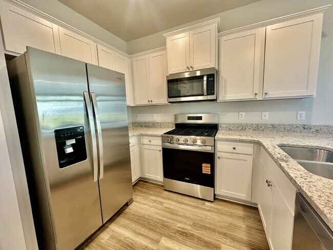 Building Photo - Four Bedroom Single Level Home in the Retreat at East Argent!