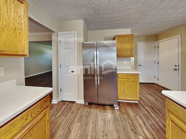 Building Photo - 1905 Barnett W Ct NE