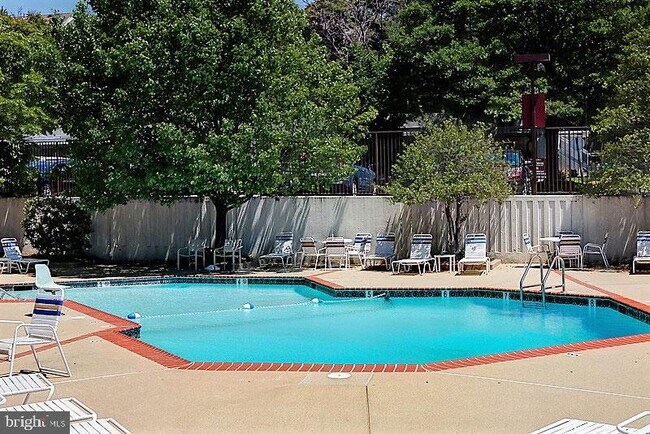 Building Photo - 6101 Edsall Rd