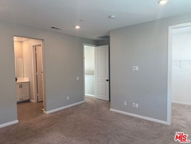 Building Photo - 782 Daniel Freeman Cir