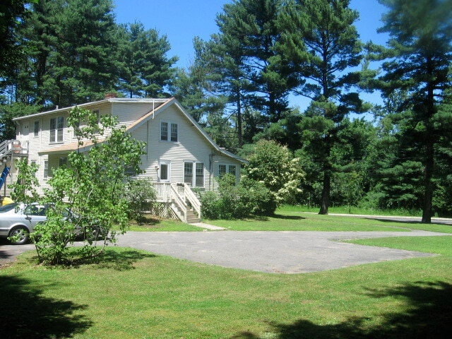 Building Photo - 122 W Central St