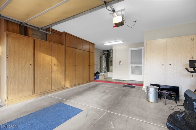 Building Photo - 2800 Linkview Dr