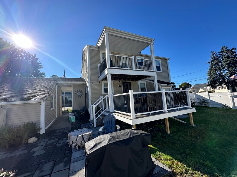 Building Photo - 33 Windhurst Ave