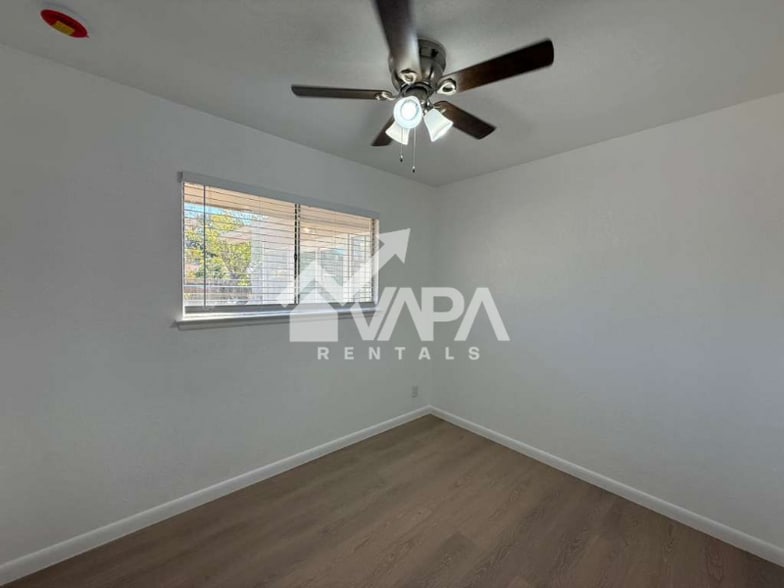 Building Photo - 7462 Meadow Breeze Dr