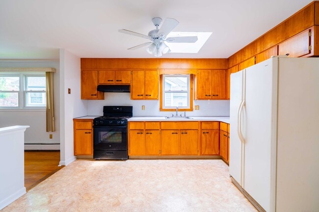 Building Photo - 326 Grovers Ave