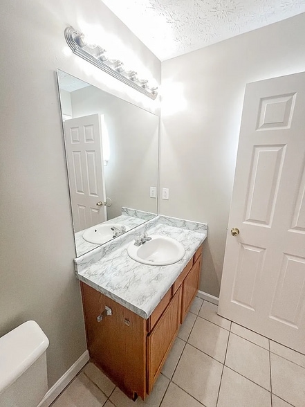 Building Photo - 5357 Paramount View Way