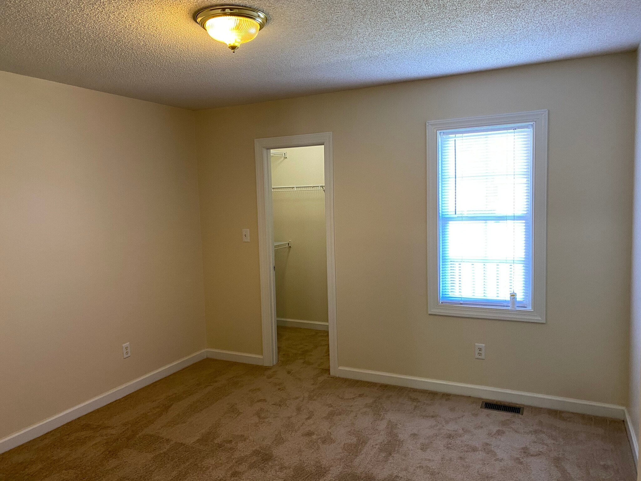 Building Photo - 4119 Juniper Ln NW