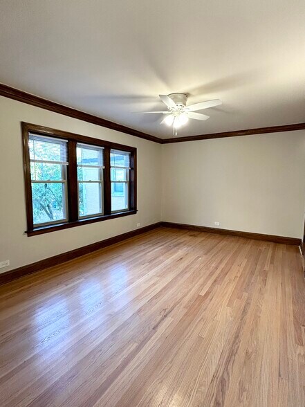 Building Photo - 5234 N Rockwell St