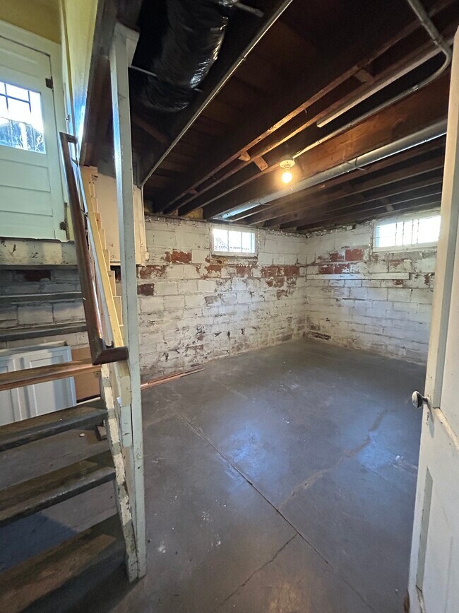 Basement Storage - 923 42nd St