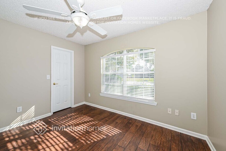 Building Photo - 13757 Sea Mist Dr