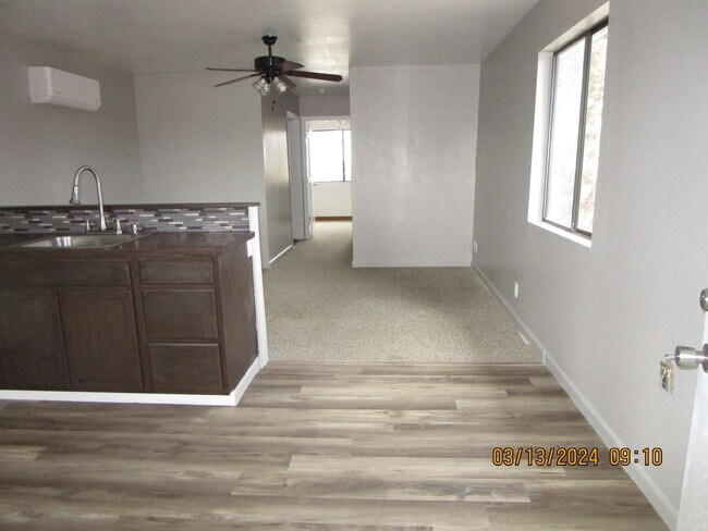 Building Photo - East Bakersfield Ready to Move In House wi...