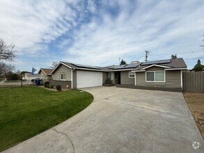 Building Photo - 3 bedroom, 2 bathroom home located in Fres...